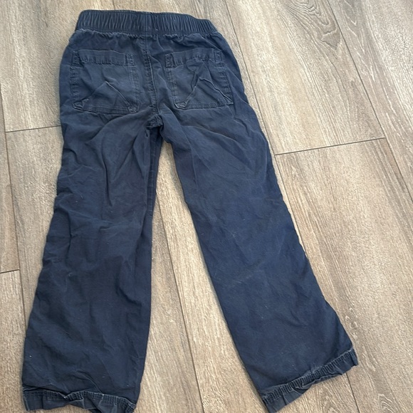 Old navy size 5T pants that turns to shorts. - Picture 2 of 4